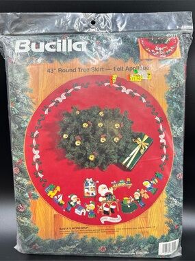 Vintage Bucilla Santa Workshop Tree Skirt Kit 43” Felt Applique 1994